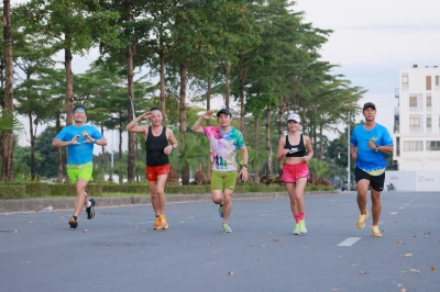 Happy Feet Long Run - The Manor Central Park 68