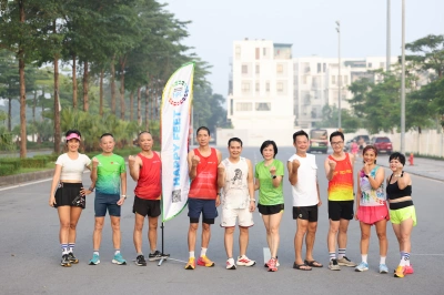 Happy Feet Long Run - The Manor Central Park 72