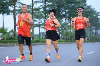 Happy Feet Long Run - The Manor Central Park 73